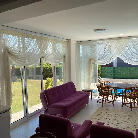 Villa Ozel Havuzlu, Gurultuden Uzak, Luks Villa, Merkezi Konum Aydin