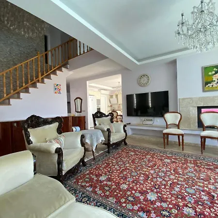 Ozel Havuzlu, Gurultuden Uzak, Luks Villa, Merkezi Konum Villa *